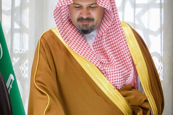 أمير المدينة يدشن حملة "الجود منا وفينا"