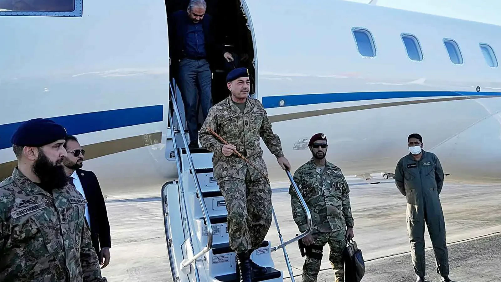 قائد الجيش الباكستاني إلى طهران لحلحلة الخلافات بين أمريكا وإيران