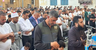 آلاف المصلين يؤدون صلاة عيد الأضحى المبارك في ساحة الحسين ببورسعيد