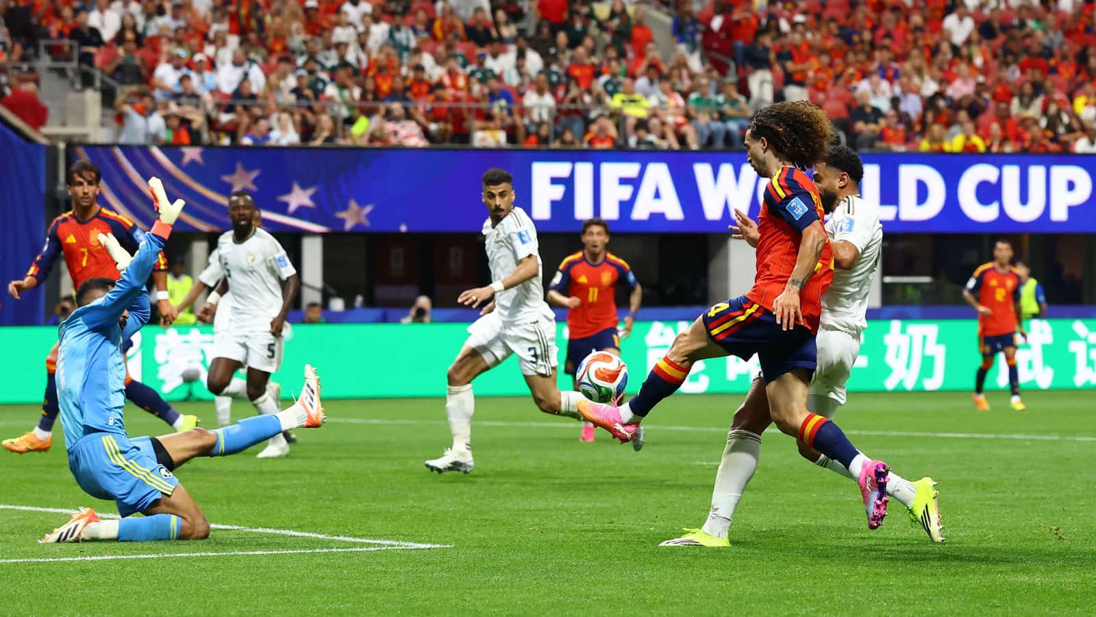 أخطاء لا تغتفر.. 4 كوارث أسقطت المنتخب السعودي أمام إسبانيا