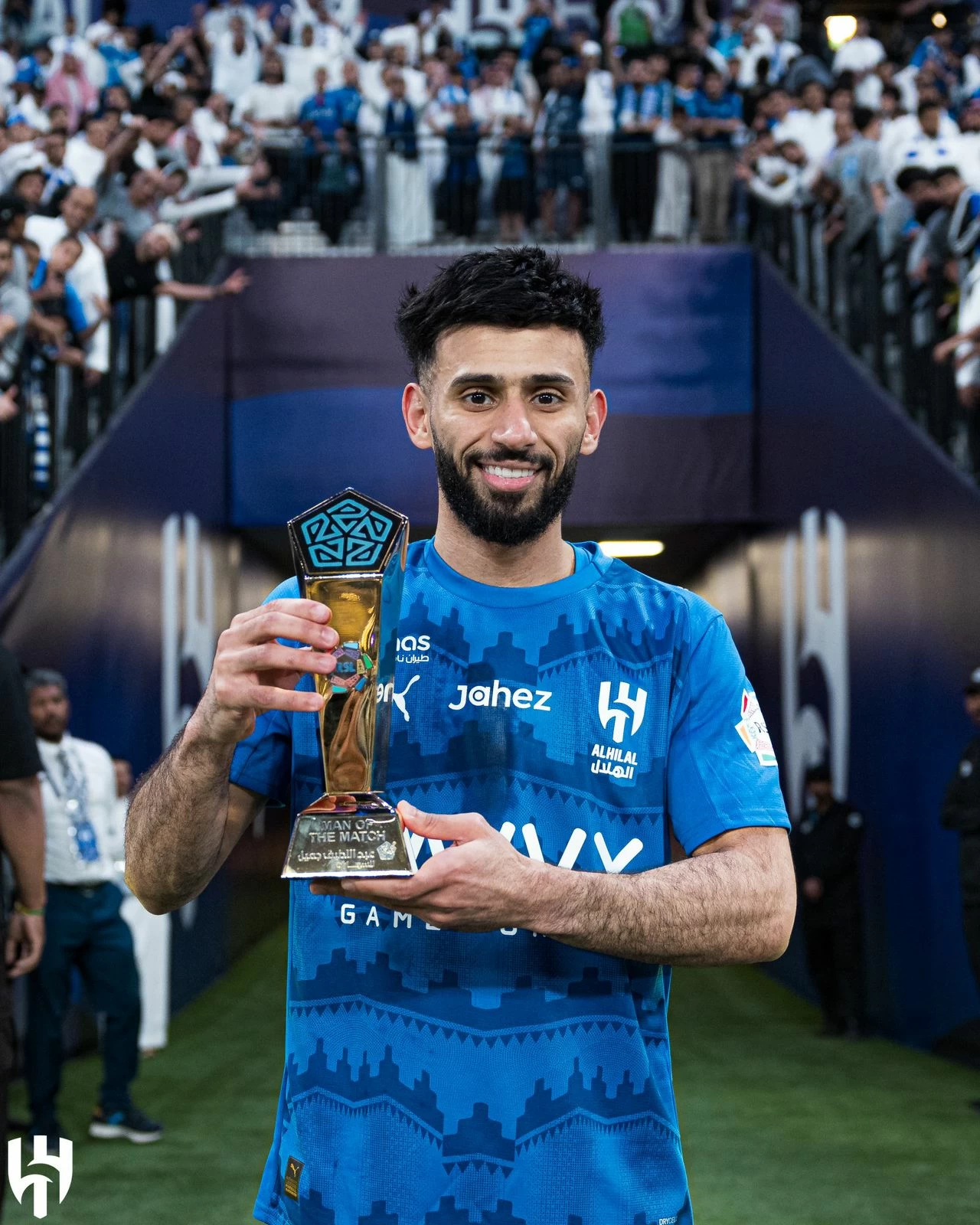 سلطان مندش عيناه على لقب دوري روشن