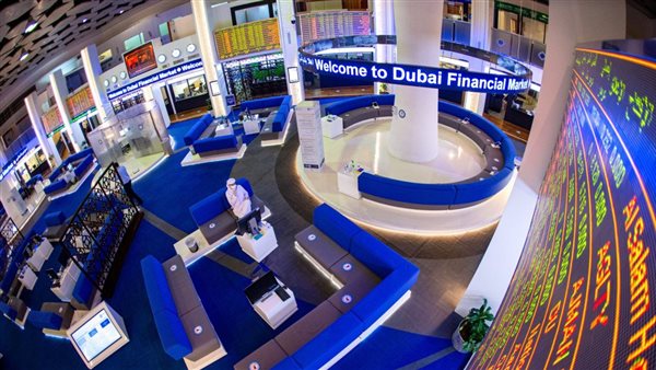 سوق دبي يتراجع بأكبر وتيرة في 4 سنوات بعد إعادة فتح البورصة