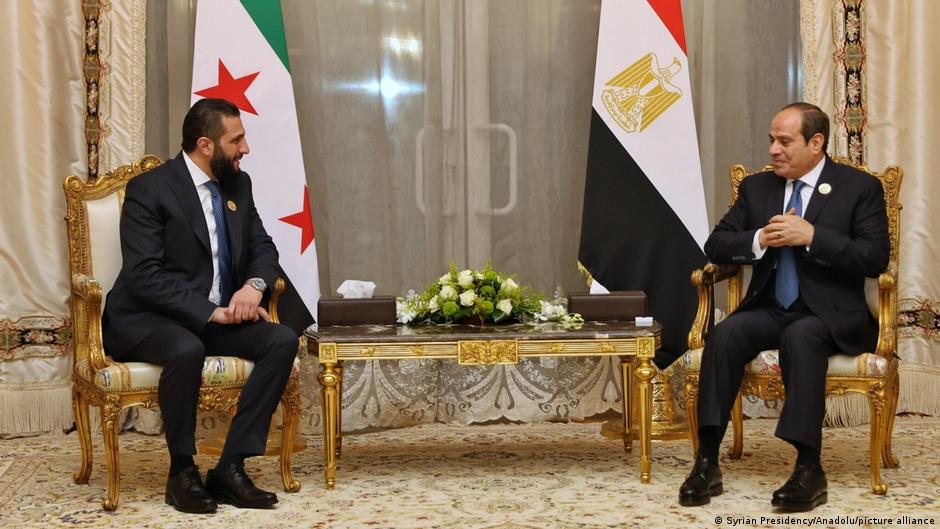 ماذا وراء "حملة ترحيل" السوريين من مصر؟