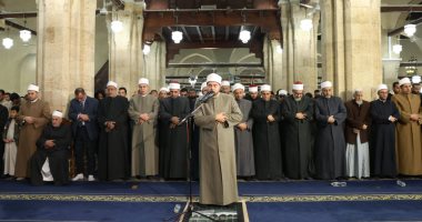 أئمة الجامع الأزهر يحيون صلاة التراويح فى الليلة الخامسة والعشرين من رمضان