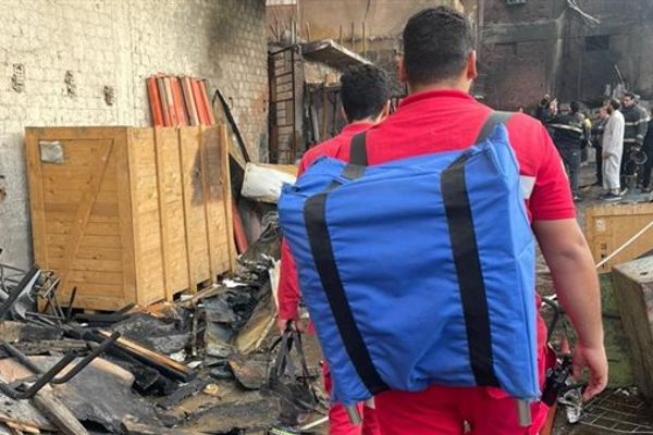"الهلال الأحمر" يوجه بمساندة جهود الحماية المدنية في حريق مخزن بالقاهرة