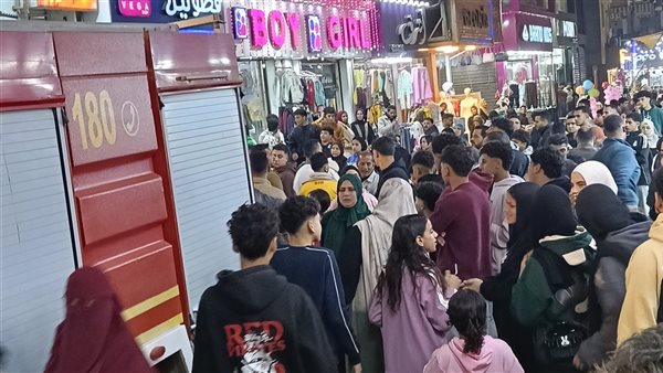 السيطرة على حريق بمخزن ملابس في الباجور بالمنوفية (فيديو)