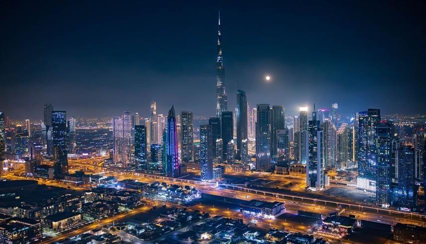 من الإقامة إلى التنافسية.. كيف سبقت الإمارات أوروبا في استقطاب المواهب؟