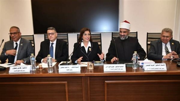 «لسنا منحازين للرجل أو المرأة.. والطفل أولا».. تفاصيل أولى جلسات «النواب» لمناقشة قوانين الأسرة