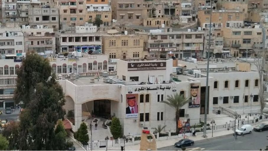 بلدية السلط ترفع جاهزيتها للتعامل مع الأحوال الجوية
