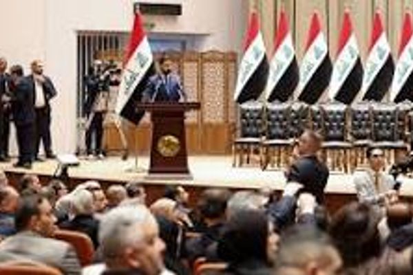 حكومة الزيدي تولد بنصف حقيبة.. وثقة البرلمان لا تُخفي ألغام الانقسام السياسي