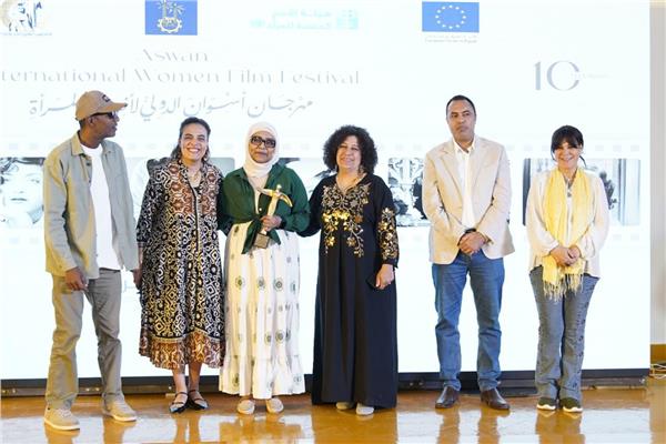 «هجرة» يحصد جائزة أفضل فيلم بمهرجان أسوان لأفلام المرأة