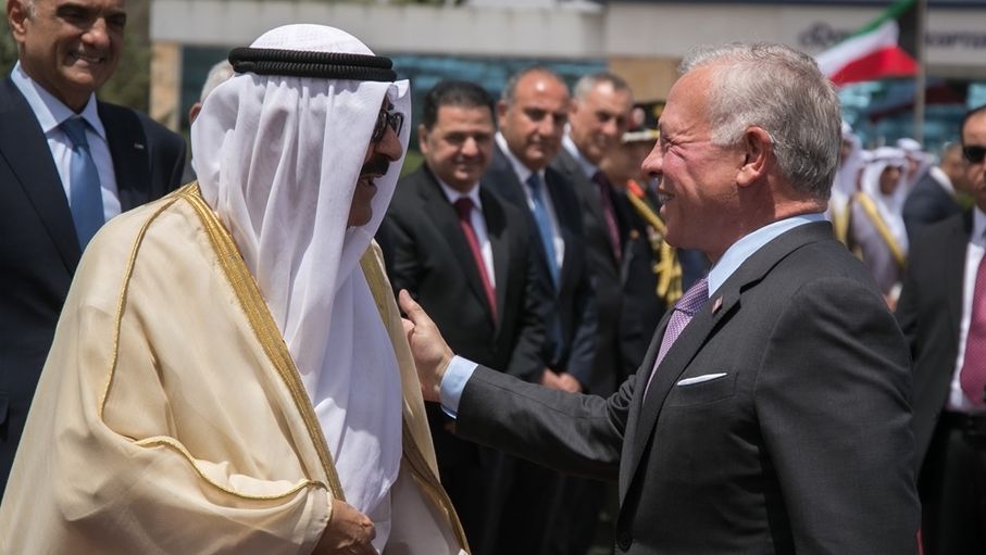 الملك والصباح يؤكدان إدانتهما للاعتداءات على الأردن والكويت ودول عربية