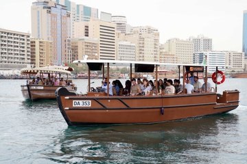 دبي: 802 مليون راكب استخدموا وسائل النقل الجماعي ومركبات الأجرة