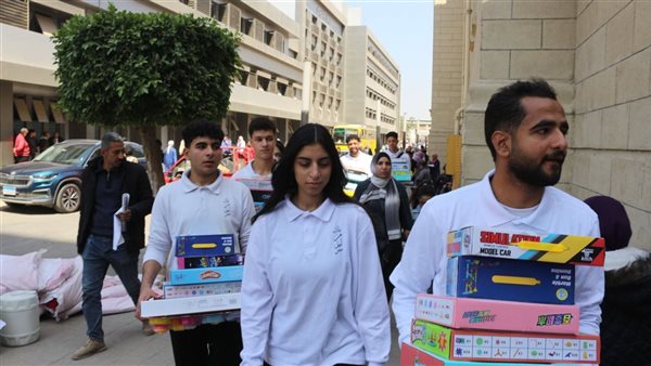 طلاب من أجل مصر بجامعة عين شمس تنظم زيارة إنسانية لمستشفى أطفال الدمرداش