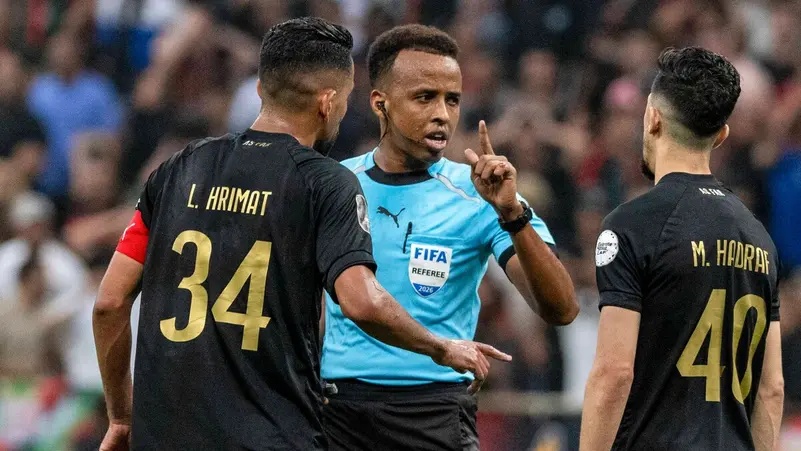 بعد رفض الولايات المتحدة استقباله .. الاتحاد الأوروبي يختار الحكم الصومالي عمر أرتان لإدارة نهائي كأس السوبر