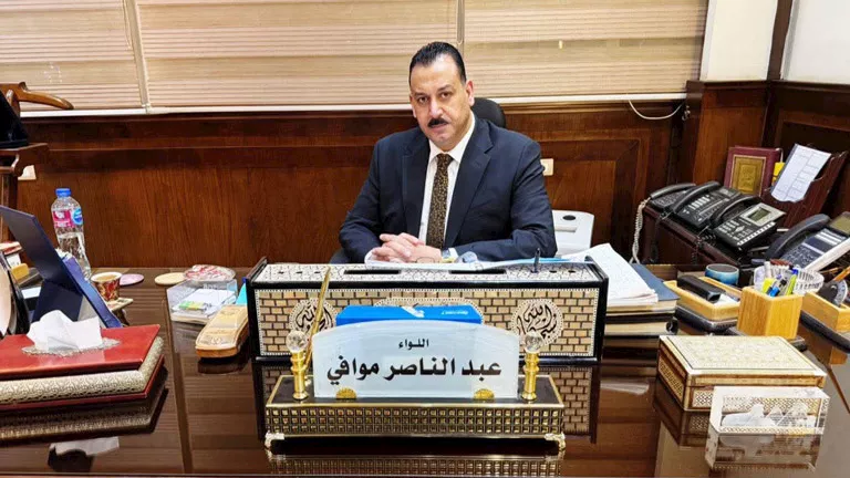 مباحث مطار القاهرة تضبط سارق حقيبة أستاذ جامعي وتعيد المسروقات