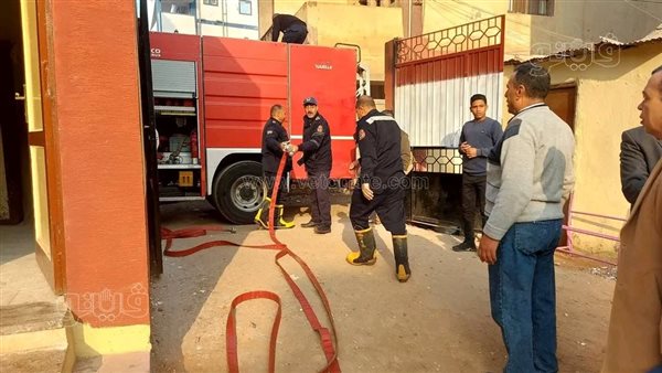 إخلاء فوري لمدرسة ثانوية بكفر صقر بعد اندلاع حريق (صور)