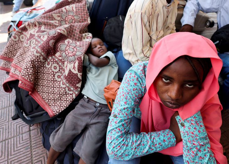 عودة السودانيين من مصر تتحول إلى رحلة عذاب في معبر أرقين… 3 وفيات واستغلال وتكدس الآلاف