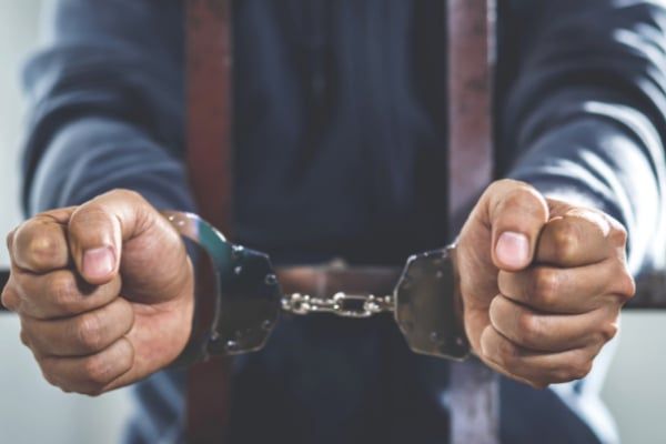 تجديد حبس المتهم بقتل شقيقه لخلافات مالية بينهما في المطرية