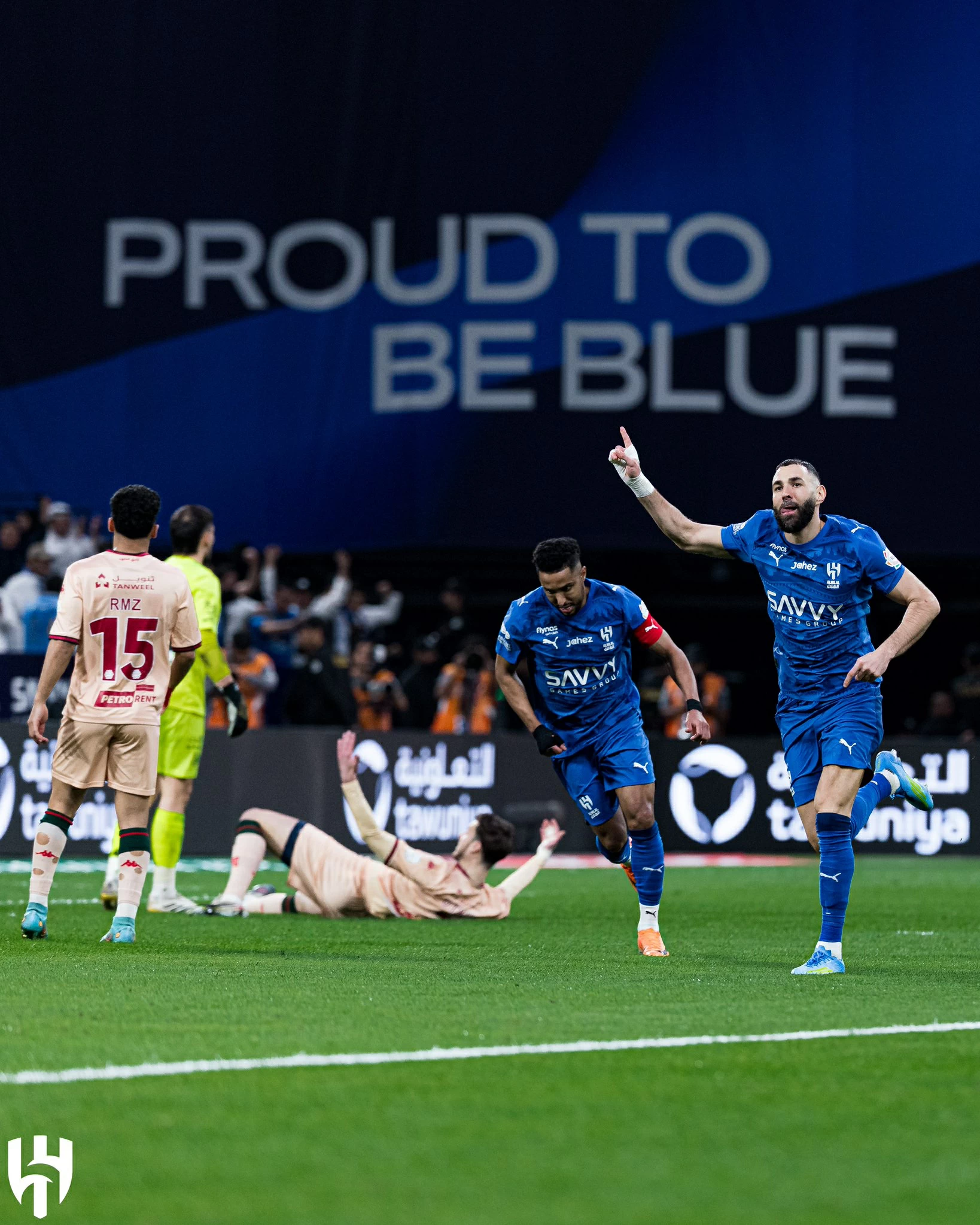 «بنزيما» سيد «الهاتريك» في الدوري