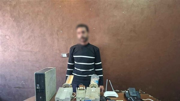 ضبط متهم بالغربية لإدارته شبكة بث تلفزيوني بدون ترخيص ومصادرة أجهزة لفك شفرات القنوات