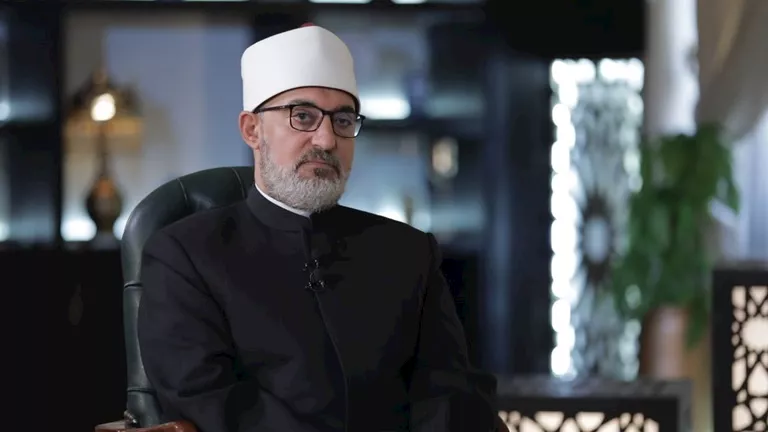 المفتي يدين الهجوم المسلح على مسجد بولاية كاليفورنيا