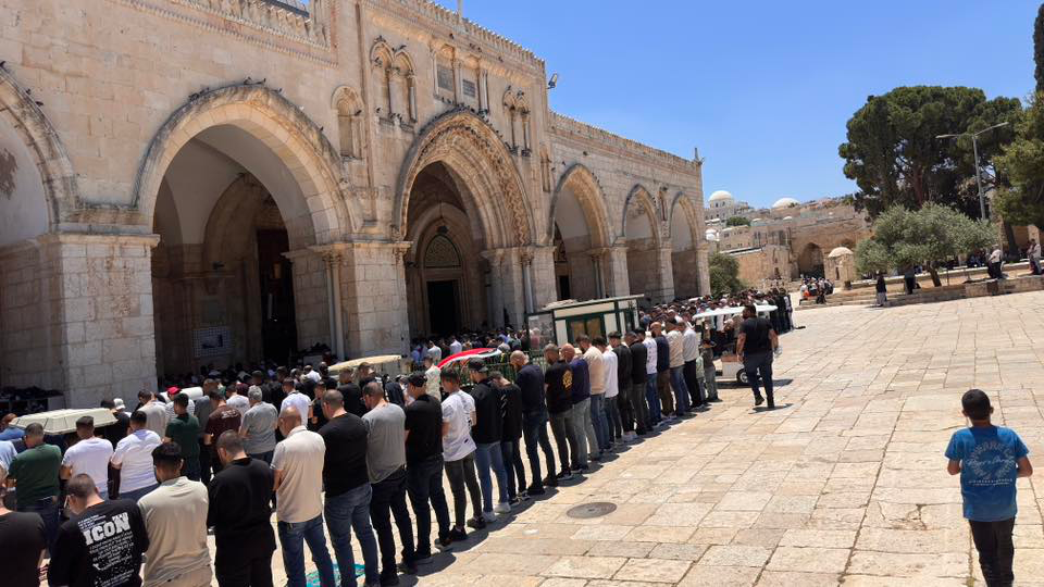60 ألف مصلٍّ يحيون الجمعة في الأقصى رغم القيود