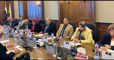 رجال أعمال الإسكندرية "تبحث مع الجمارك" خطوات دفع الصادرات