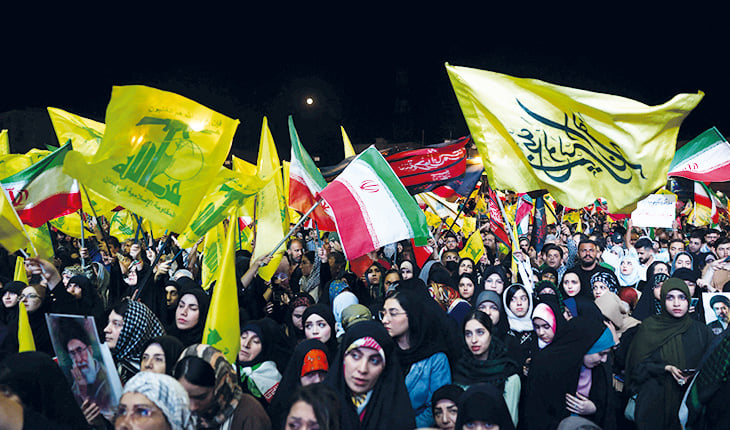 إيران تستأنف التفاوض مع أمريكا… و«الحرس الثوري»: 300 سفينة طلبت إذن عبور مضيق هرمز
