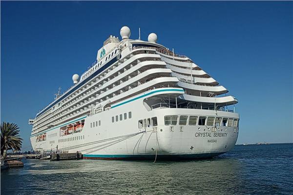 ميناء غرب بورسعيد السياحي يستقبل السفينة «CRYSTAL SERENITY»