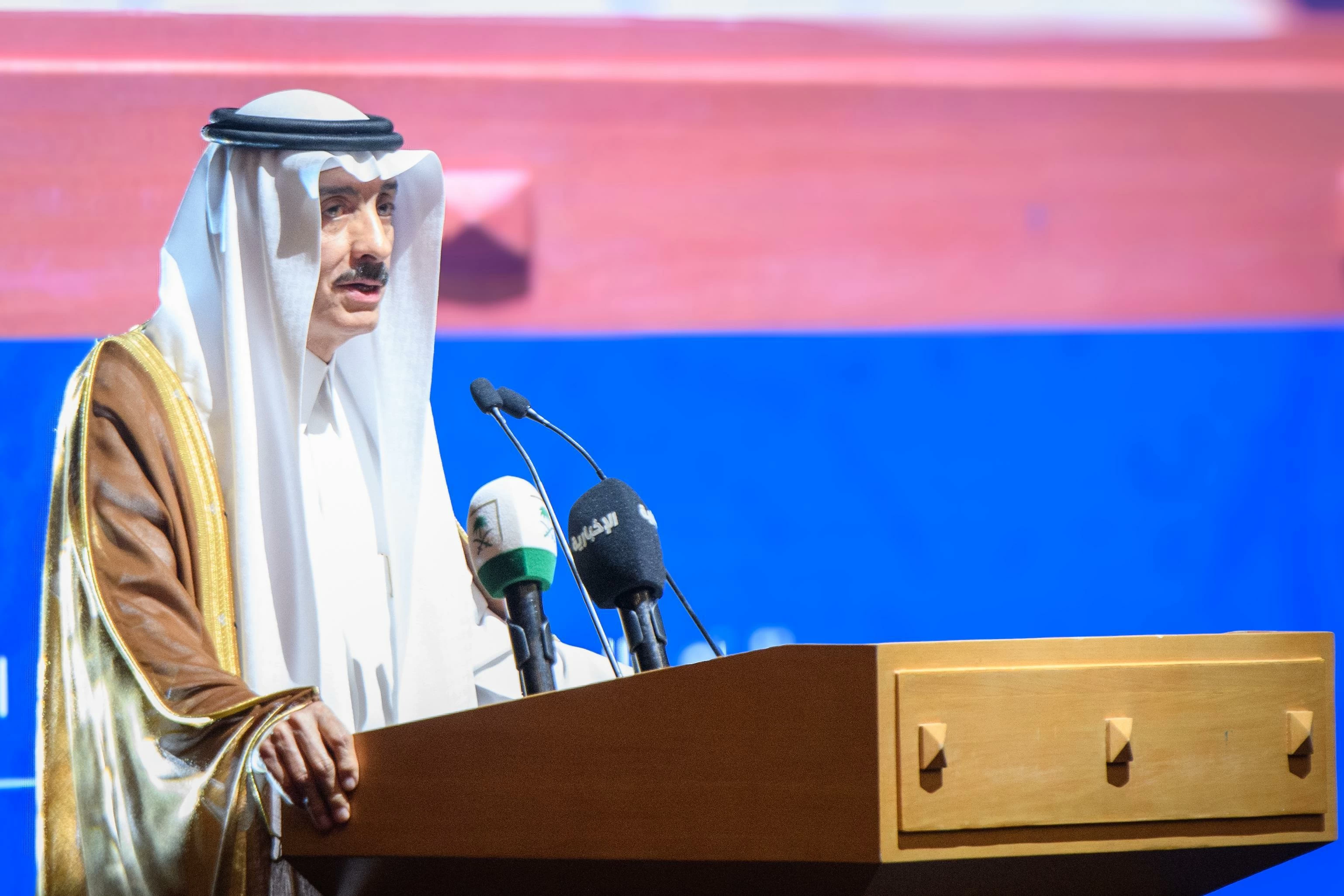 أمير المدينة يرعى حفلَ تخريج الدفعة الثامنة من طلاب وطالبات جامعة الأمير مقرن بن عبدالعزيز
