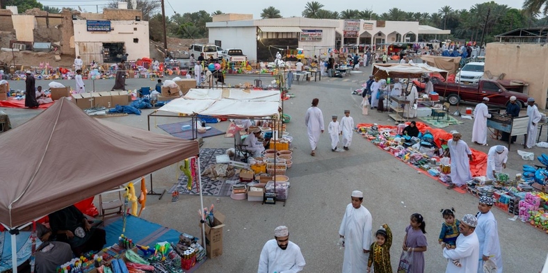 نشاط شرائي ملحوظ في أسواق ولايات شمال الشرقية استعدادًا لعيد الفطر