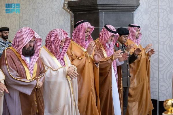 إمام المسجد الحرام يحذّر من الذنوب ويؤكد: تأخير المطر دعوةٌ للرجوع إلى الله