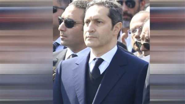 بمقولة الوطن باق والأشخاص زائلون، علاء مبارك يحيي ذكرى وفاة والده بكلمات مؤثرة