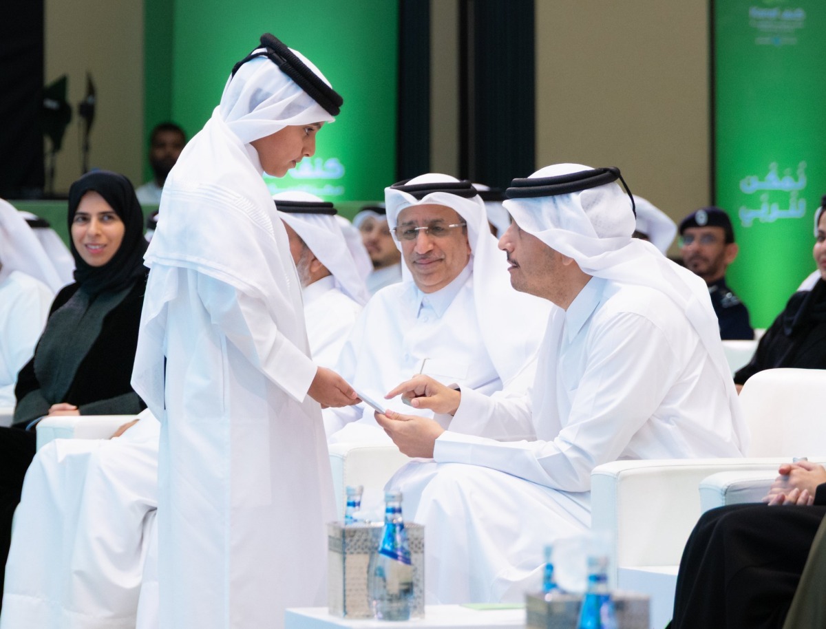 ‫ رئيس مجلس الوزراء يدشن مركز (كنف) للتربية الوالدية