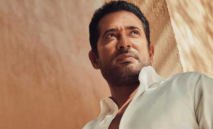 عمرو سعد يتكفل بسداد ديون 30 غارماً وغارمة في رمضان- (فيديو)