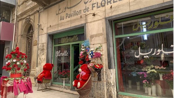 كورنيش الإسكندرية يتحول إلى مسرح مفتوح للاحتفال بعيد الحب (صور)