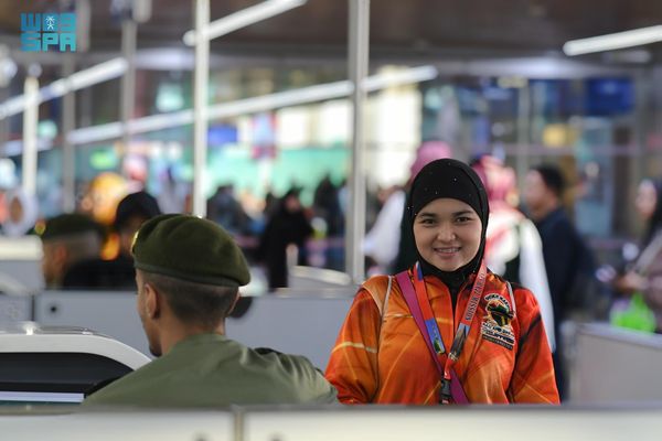 مطار المدينة يستقبل أولى رحلات حجاج الفلبين