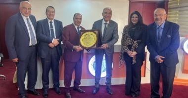 رئيس هيئة الاستعلامات يلتقى وفدا من اتحاد المصريين فى الخارج