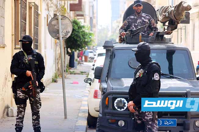 إخلاء شقة بطرابلس تمهيدًا لتسليمها لمالكها الشرعي