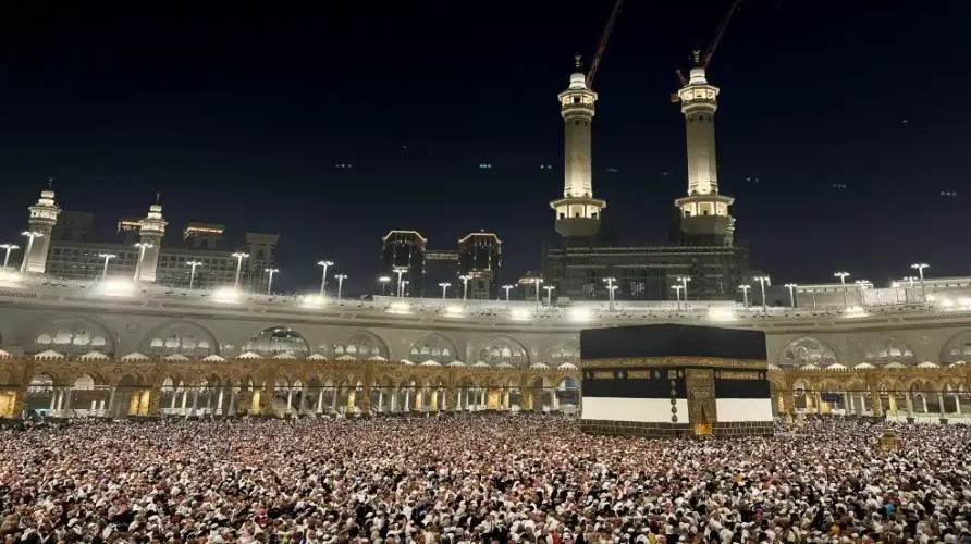وسط أجواء إيمانية.. حجاج بيت الله الحرام يواصلون نسكهم في "يوم القرّ"