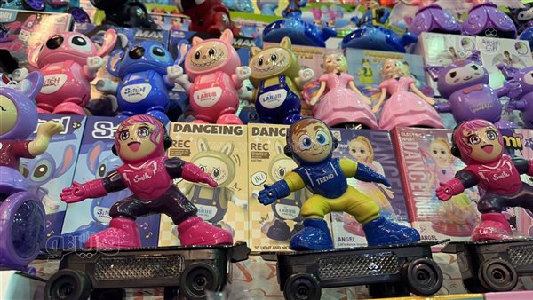 فانوس رمضان، من ورش الصاج إلى عرائس التريند في أسواق السيدة زينب (فيديو وصور)