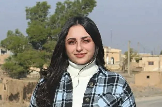 بعد أسابيع من زفافها.. وفاة الإعلامية السورية دعاء سلو بجلطة دماغية