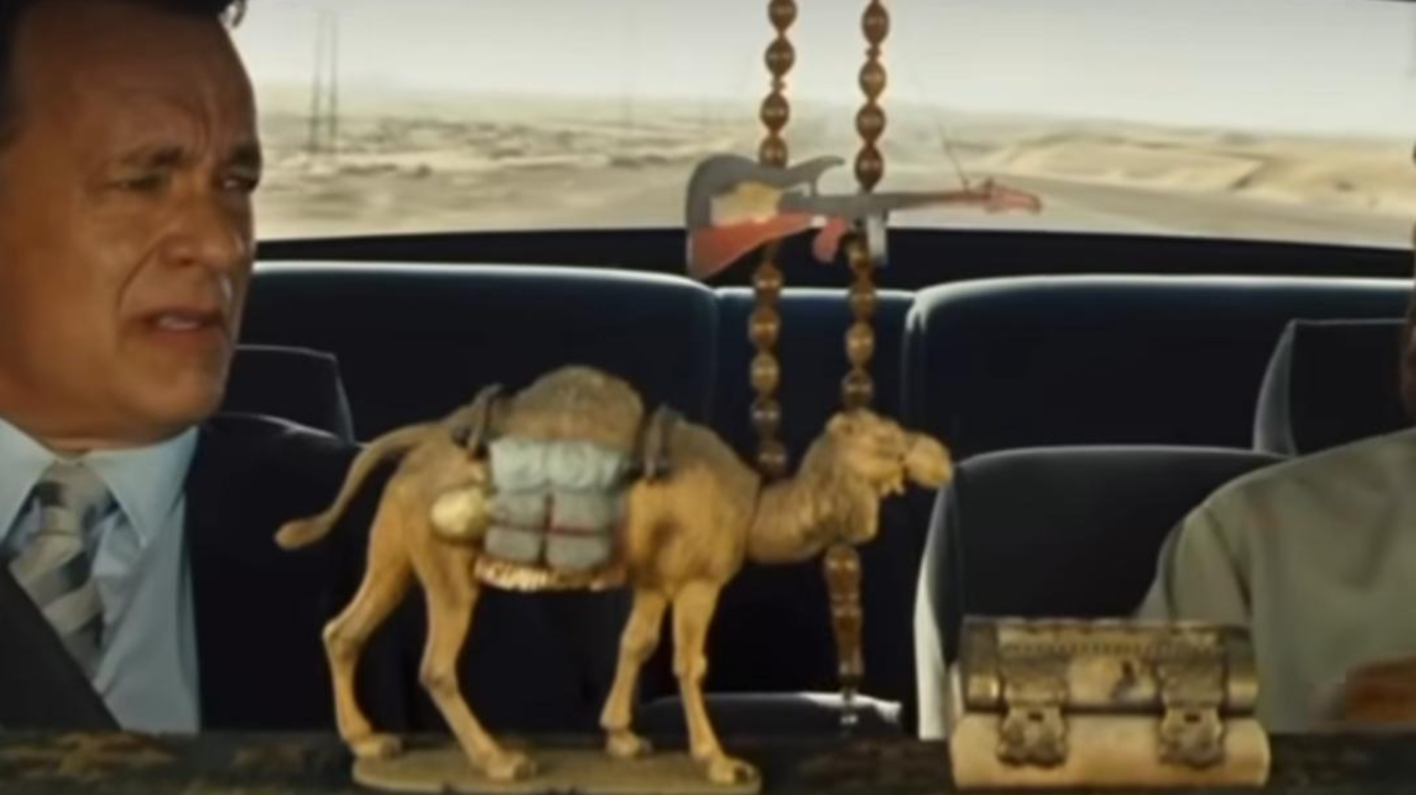 نجوم هوليوود في الصحراء المغربية.. العيون تتحول إلى منصة سينمائية عالمية (صور)