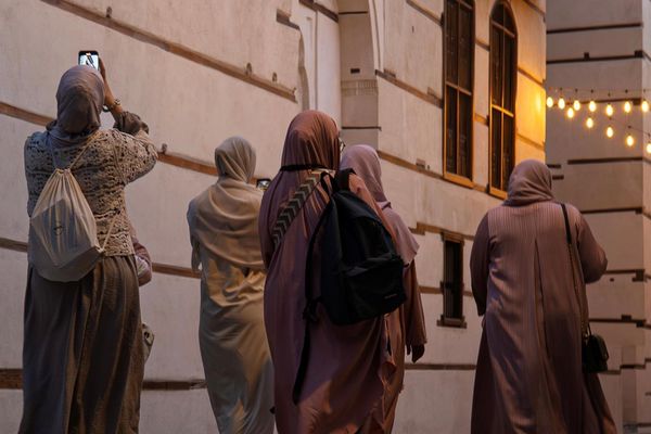 جدة التاريخية تستقبل ضيوف الرحمن عبر مسار الحج التاريخي