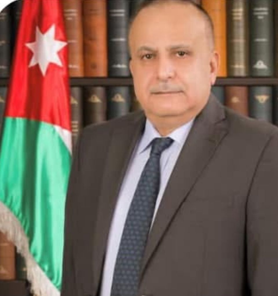 عقدةُ الإنجازِ والهرَم الحكوميّ المبكر.