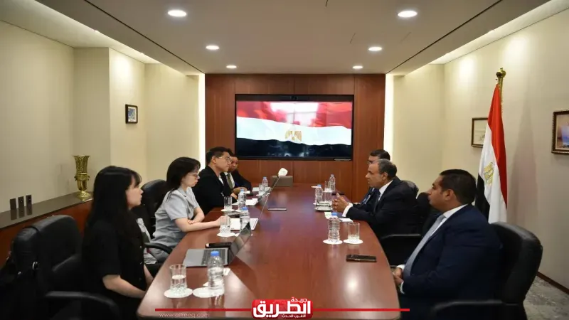 وزير الخارجية يلتقي ممثلي كبرى الصحف ووكالات الأنباء الكورية