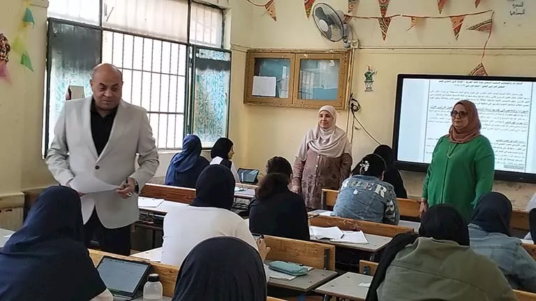 وكيل تعليم الدقهلية يتفقد لجان امتحانات صفوف النقل بالمنصورة