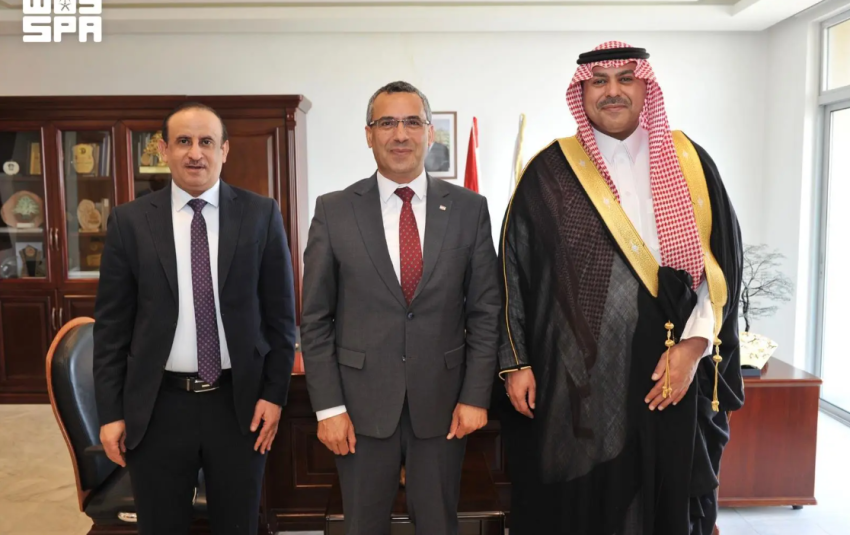 السفير الدوسري ووزير الزراعة اللبناني يناقشان الإجراءات لتسهيل حركة التصدير من لبنان إلى المملكة