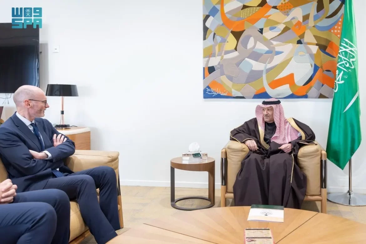 نائب وزير الخارجية يستقبل سفير المملكة المتحدة والقائم بالأعمال بالسفارة الأمريكية لدى المملكة